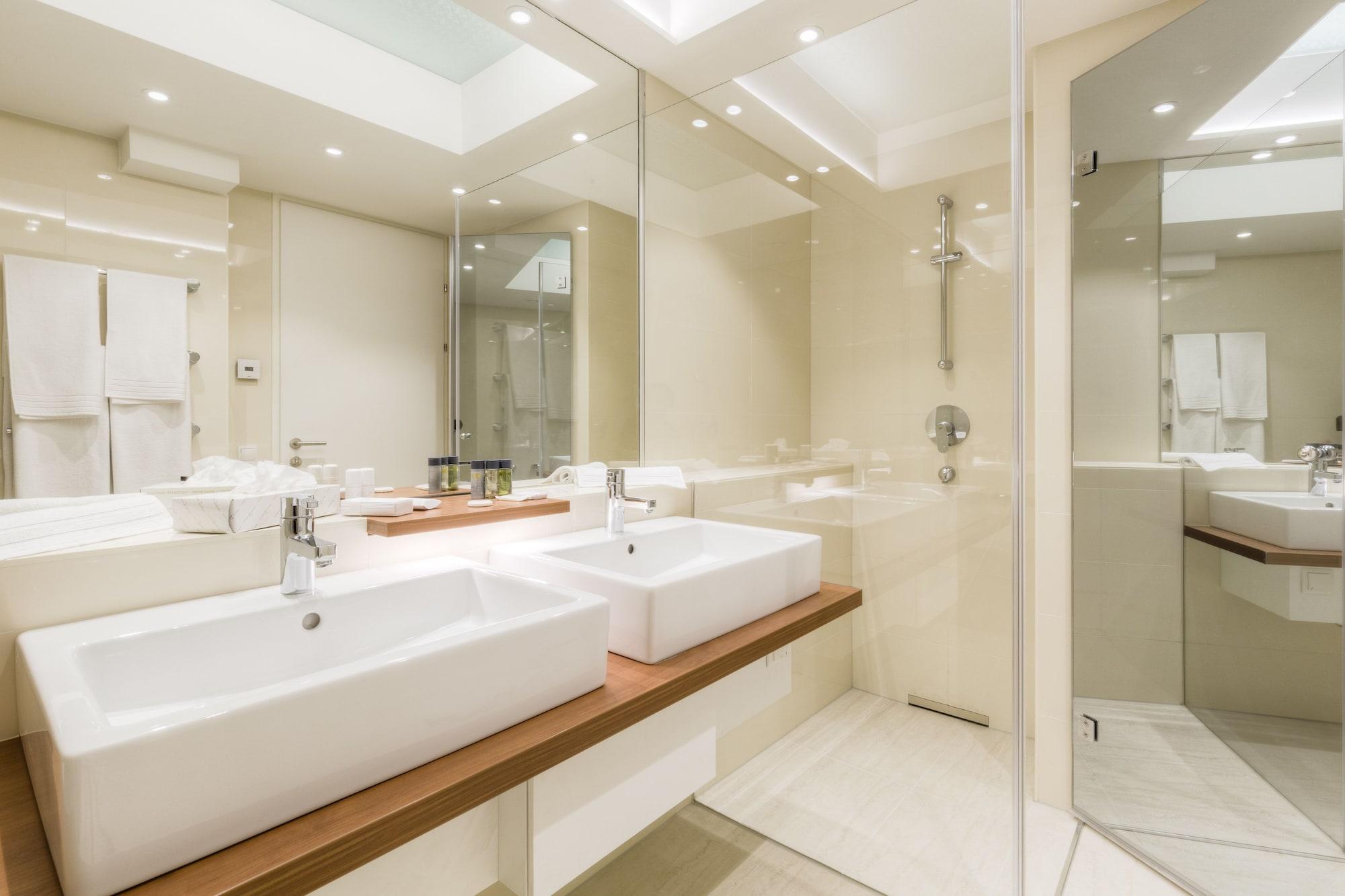 Vienna Grand Apartments Danube Екстер'єр фото