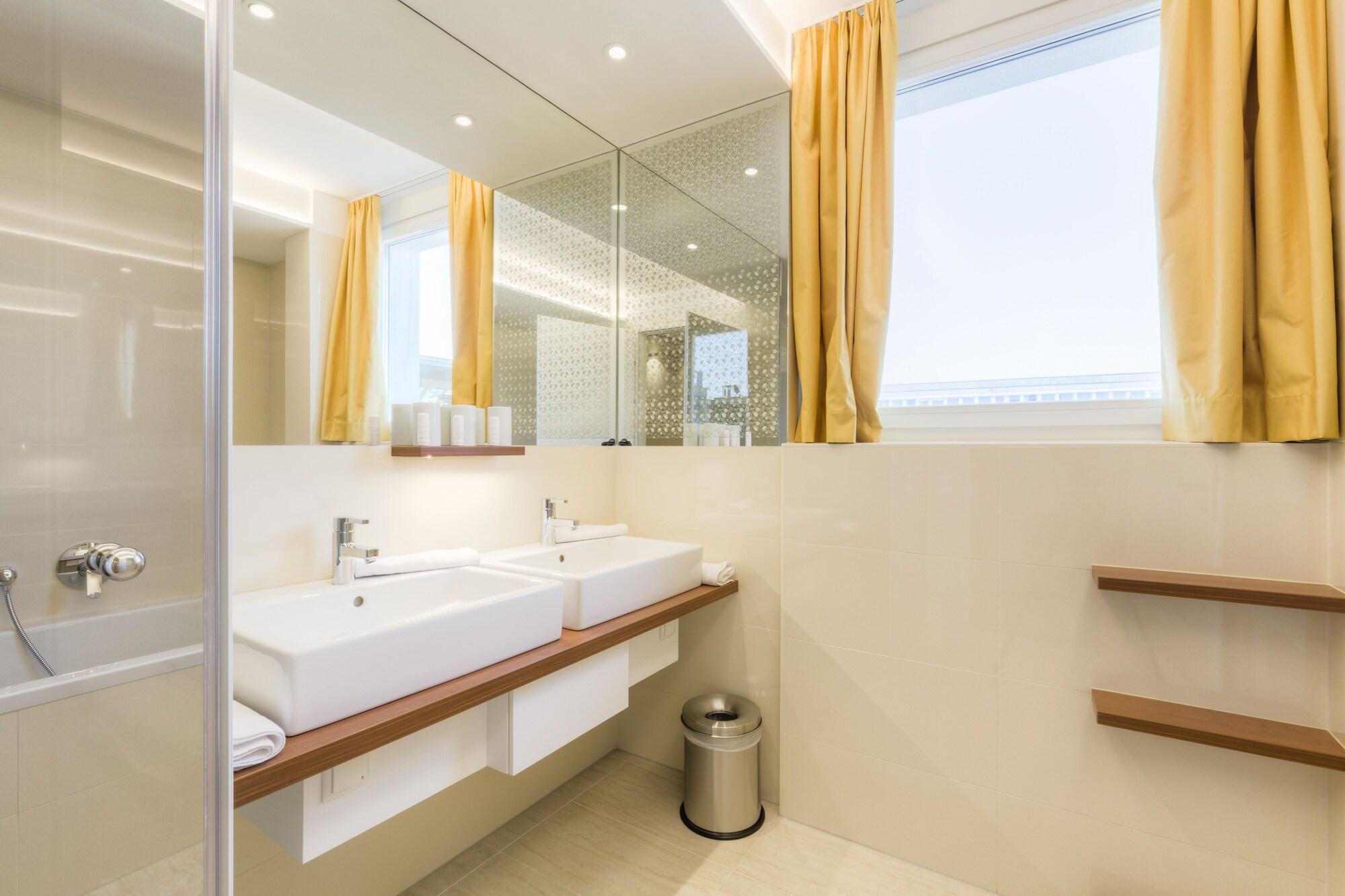 Vienna Grand Apartments Danube Екстер'єр фото